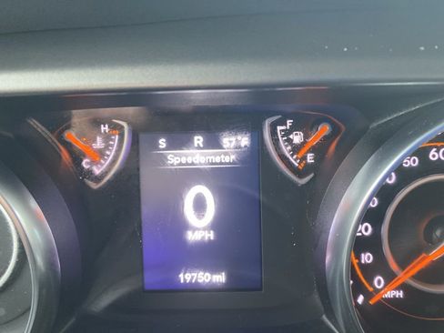 Used 2022 Jeep Gladiator Willys image 18