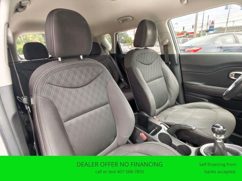 Used 2016 Kia Soul FWD image 19