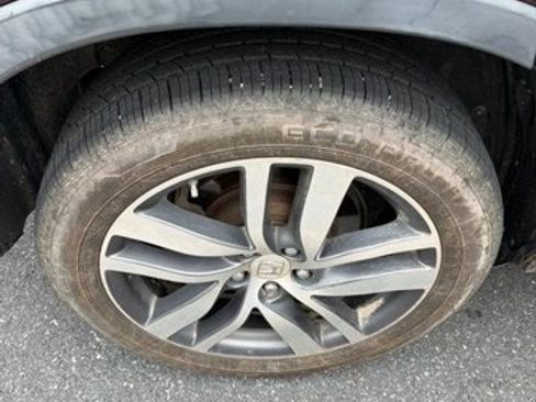 Used 2017 Honda Pilot Touring image 11