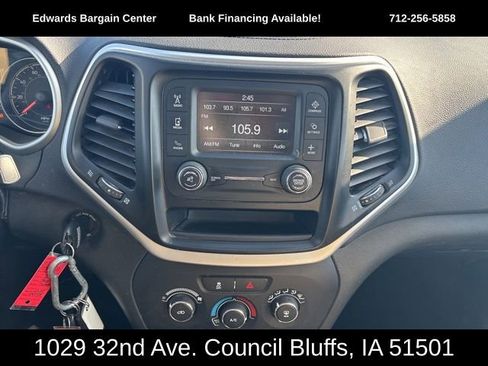 Used 2015 Jeep Cherokee Sport image 20