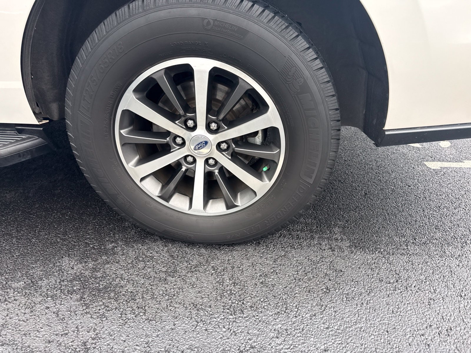 Used 2019 Ford Expedition XLT AWD/4WD image 5