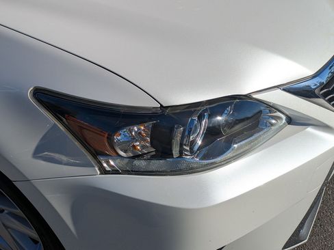 Used 2016 Lexus CT 200h image 10