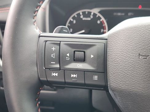 Used 2025 Nissan Rogue SV AWD/4WD image 23