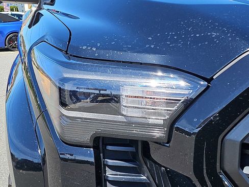 Used 2025 Toyota Tacoma TRD Sport w/ TRD Sport Premium Package AWD/4WD image 9