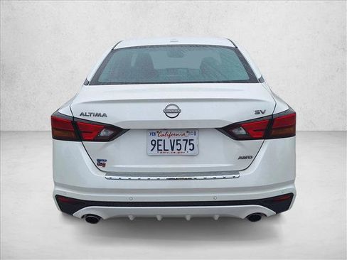Used 2023 Nissan Altima 2.5 SV w/ SV Premium Package image 6