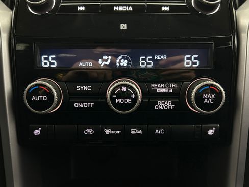 Used 2021 Subaru Ascent Premium w/ Convenience Package AWD/4WD image 9