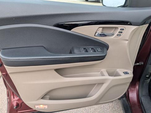 Used 2018 Honda Pilot Touring image 24