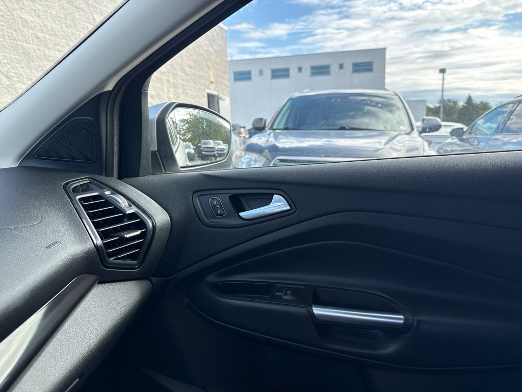 Used 2017 Ford Escape Titanium AWD/4WD image 7