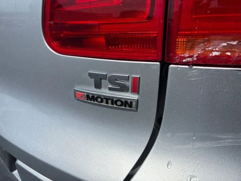Used 2017 Volkswagen Tiguan SEL image 18