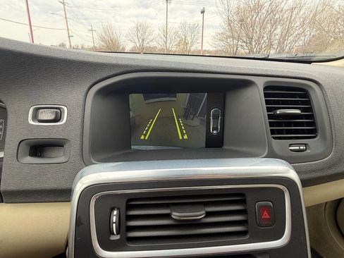 Used 2015 Volvo S60 T5 Premier w/ Convenience Package image 15