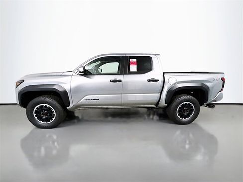 New 2025 Toyota Tacoma TRD Off-Road image 5