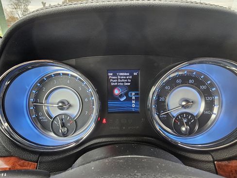 Used 2012 Chrysler 300 Limited image 24