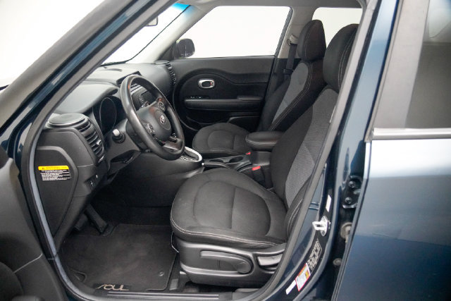 Used 2017 Kia Soul + FWD image 23