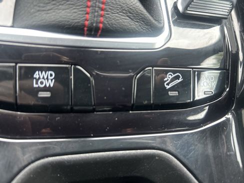 Used 2024 Jeep Compass Trailhawk AWD/4WD image 26