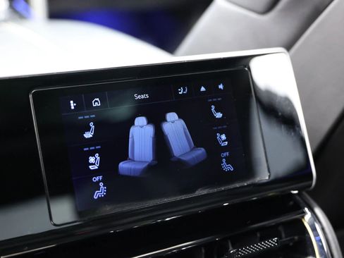 Used 2020 Bentley Flying Spur W12 image 73