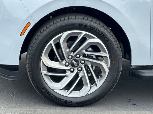 New 2026 Lincoln Navigator Premiere AWD/4WD image 26