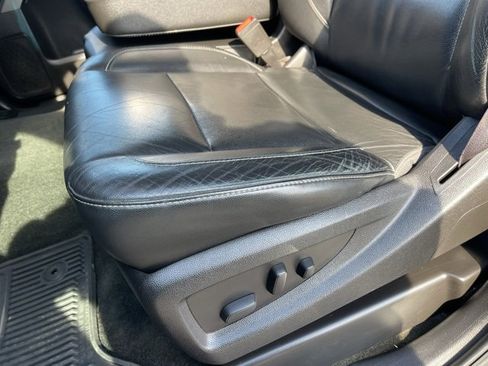 Used 2016 Chevrolet Silverado 3500 LT w/ LT Convenience Package image 16