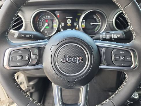 Used 2023 Jeep Wrangler Unlimited Sahara w/ Dual Top Group AWD/4WD image 37