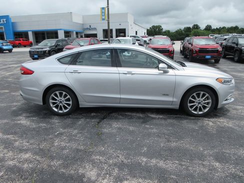 Used 2017 Ford Fusion Energi SE FWD image 6