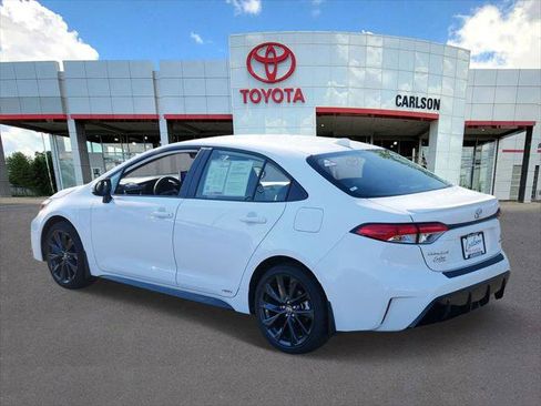 Certified 2026 Toyota Corolla SE w/ SE Premium Package AWD/4WD image 6