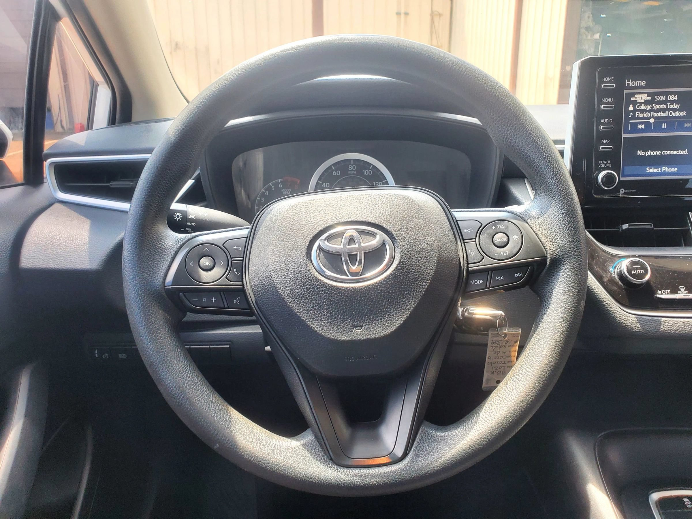 Used 2021 Toyota Corolla LE FWD image 36