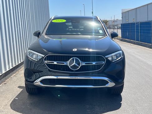 Used 2026 Mercedes-Benz GLC 300 image 2