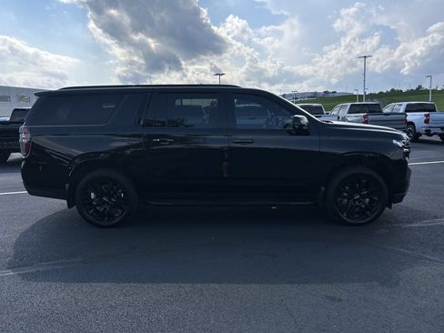 Used 2024 Chevrolet Suburban RST w/ Luxury Package AWD/4WD image 8