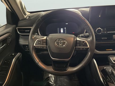 Used 2023 Toyota Highlander Limited AWD/4WD image 22