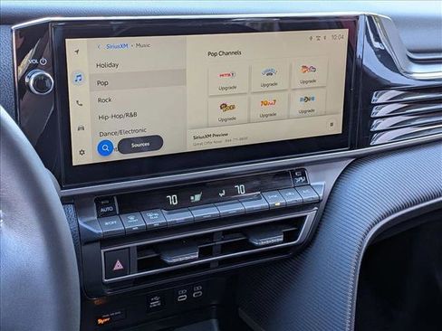 Used 2025 Toyota Camry SE image 15