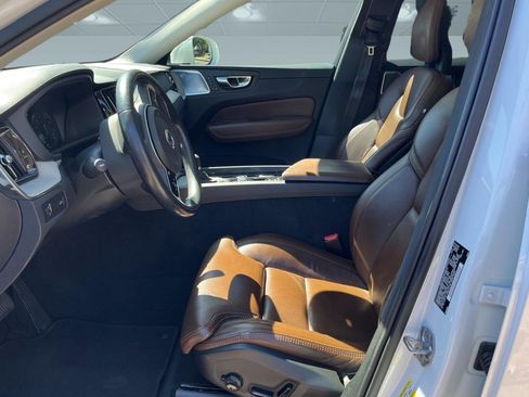 Used 2018 Volvo XC60 T6 Inscription w/ Luxury Seat Package AWD/4WD image 3