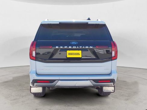 Used 2025 Ford Expedition Max Platinum w/ Driver's Package AWD/4WD image 6