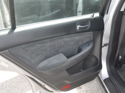 Used 2004 Honda Accord LX image 7