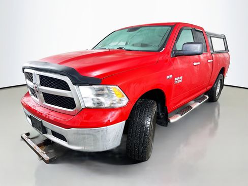 Used 2017 RAM 1500 Classic SLT image 3