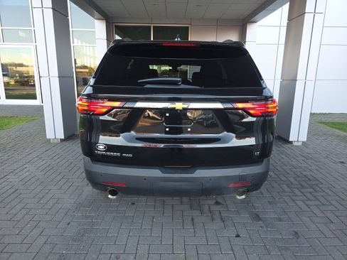Used 2022 Chevrolet Traverse LT image 3