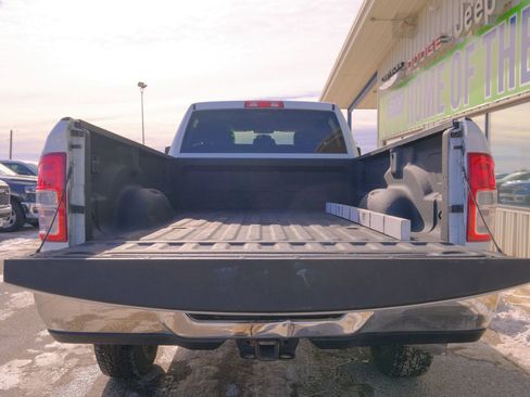 Used 2024 RAM 2500 Tradesman w/ Chrome Appearance Group image 19