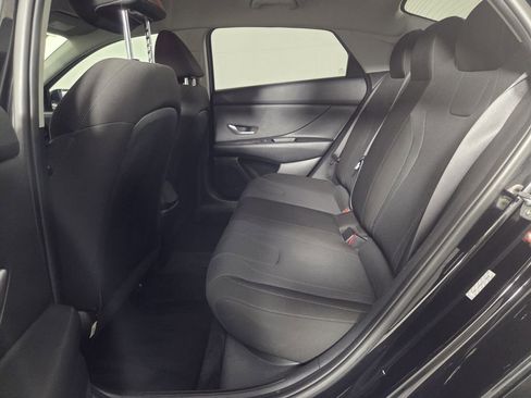 Used 2021 Hyundai Elantra SE image 26