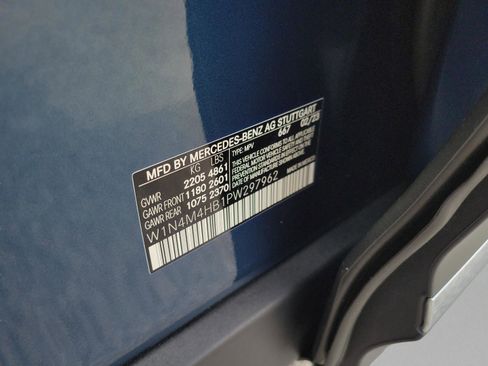 Used 2023 Mercedes-Benz GLB 250 4MATIC image 35