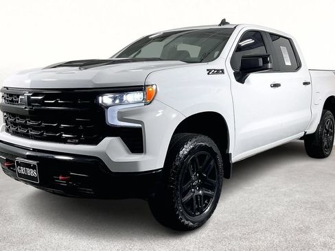 Used 2025 Chevrolet Silverado 1500 LT Trail Boss w/ Convenience Package II AWD/4WD image 15