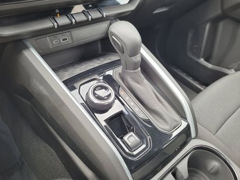 Used 2023 Chevrolet Colorado Trail Boss image 31