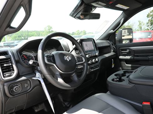 New 2026 RAM 3500 Tradesman AWD/4WD image 10