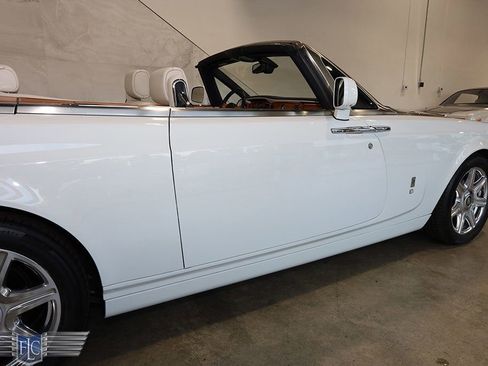 Used 2014 Rolls-Royce Phantom Drophead Coupe image 12