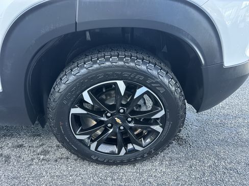 Used 2023 Chevrolet TrailBlazer LT w/ Convenience Package AWD/4WD image 5