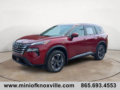 Used 2025 Nissan Rogue SV w/ SV Premium Package AWD/4WD image 7