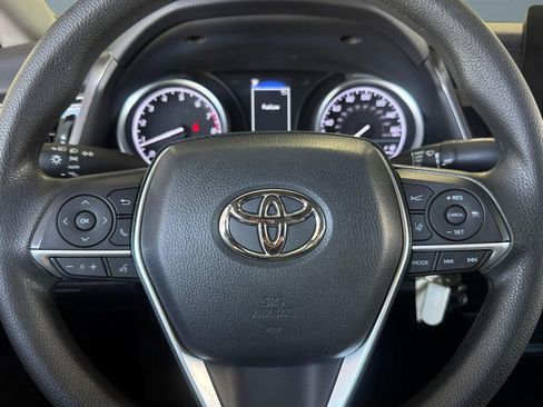 Used 2022 Toyota Camry LE FWD image 11