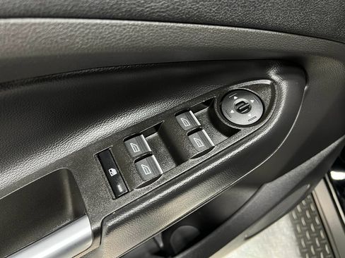 Used 2017 Ford Escape SE w/ Equipment Group 201A AWD/4WD image 15
