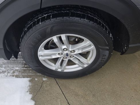 Used 2021 Ford Explorer XLT w/ Equipment Group 202A image 12