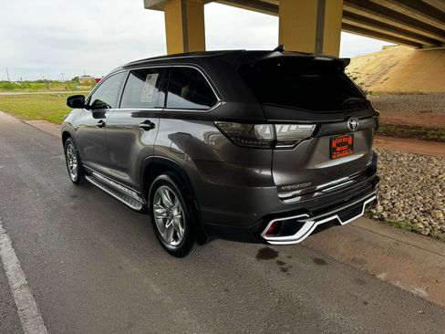Used 2016 Toyota Highlander Limited image 5