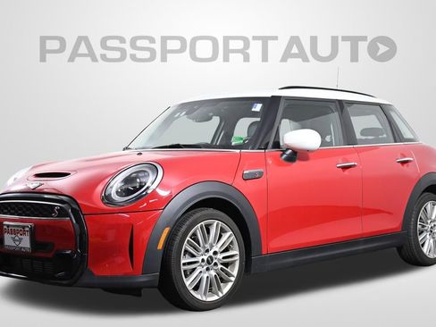 Used 2024 MINI Cooper S image 1