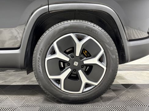 Used 2024 Rivian R1S Adventure AWD/4WD image 10