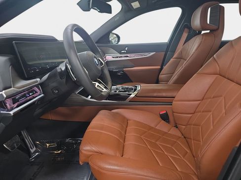 Certified 2023 BMW i7 xDrive60 image 17